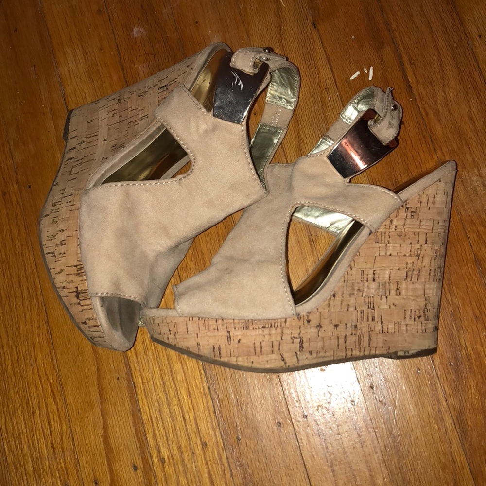 Nude Wedges